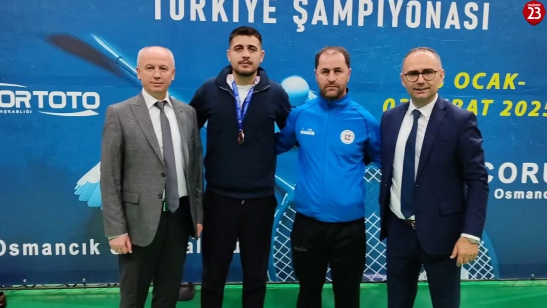 Hasan Baygeldi, İşitme Engelliler Türkiye Badminton Şampiyonası'nda Türkiye Üçüncüsü Oldu