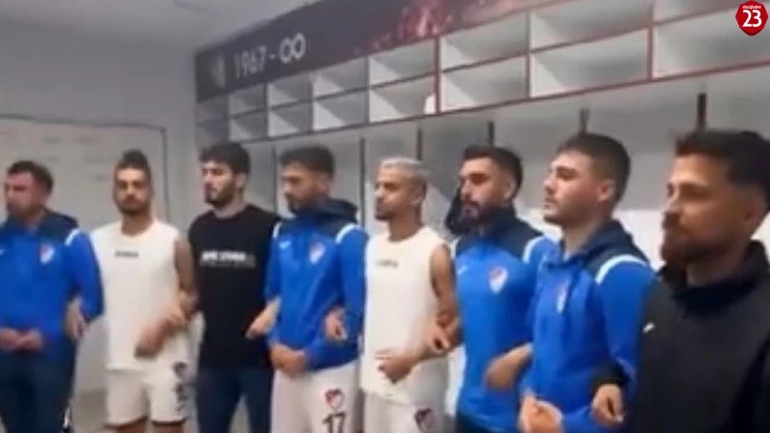 Elazığspor'dan halaylı galibiyet paylaşımı