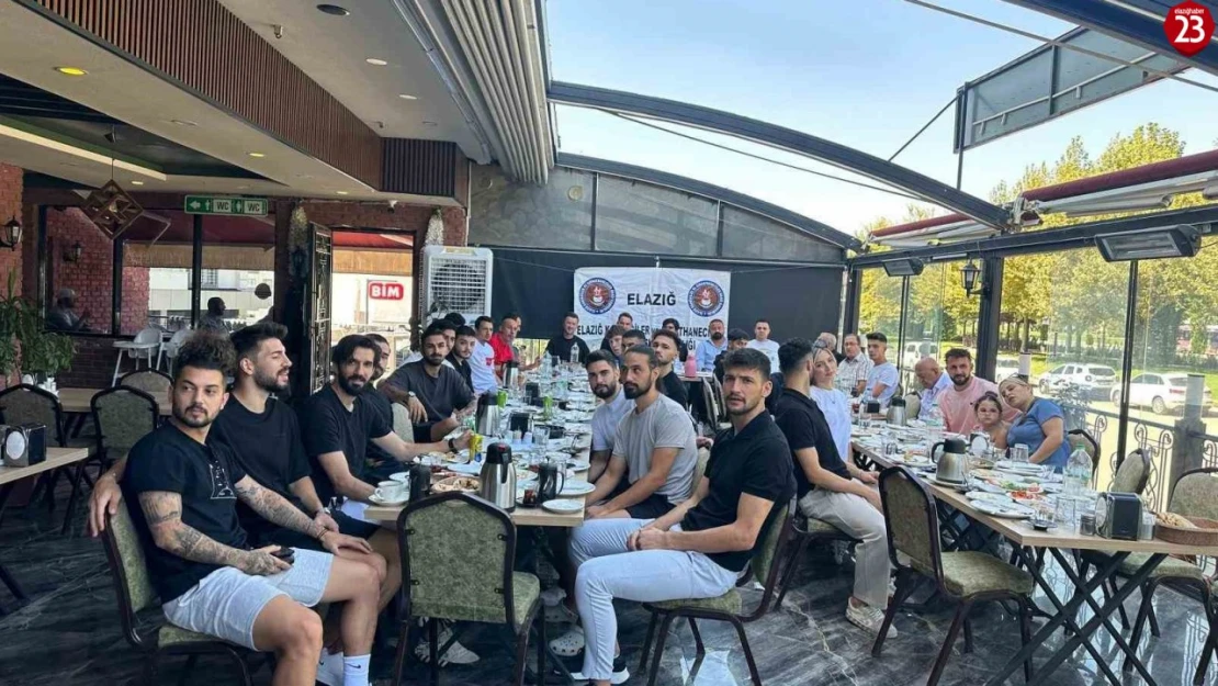 Elazığspor maç öncesi bir araya geldi