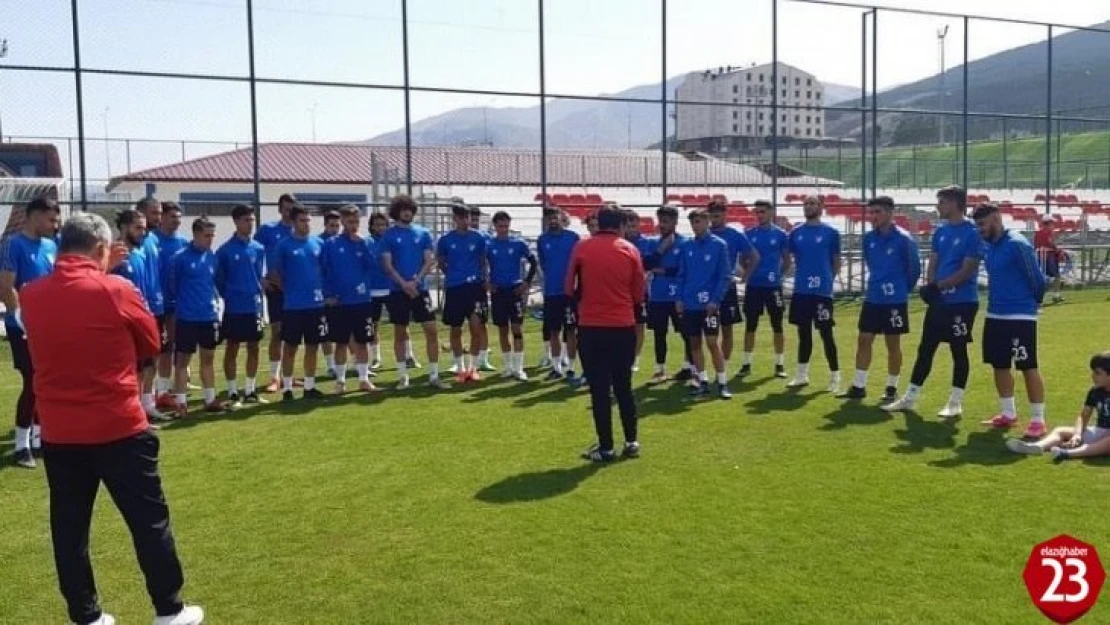 Elazığspor'un Erzurum Kampı Başladı