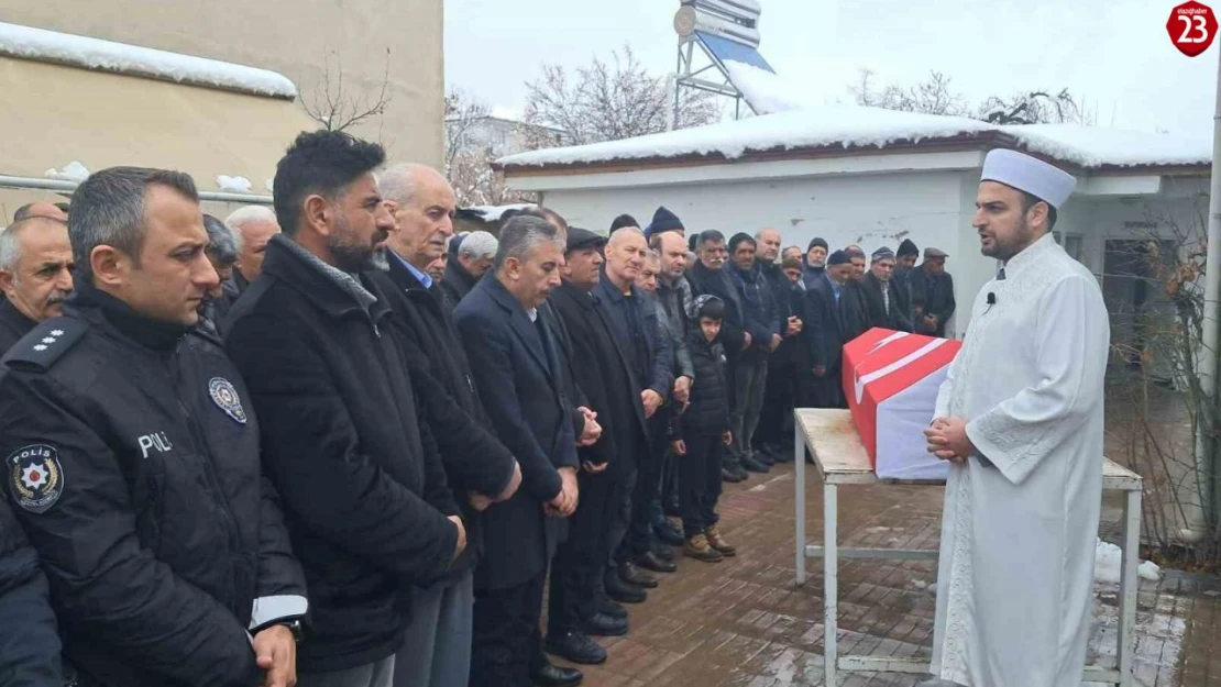 Elazığlı Emekli Polis Memuru Yasin Çalışır'ın Vasiyeti Yerine Getirildi: Meslektaşları Son Yolculuğuna Eşlik Etti