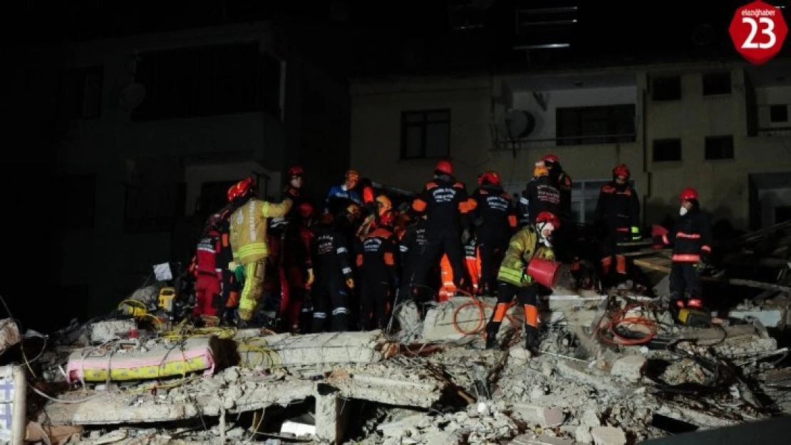 Enkazda arama kurtarma çalışmaları devam ediyor