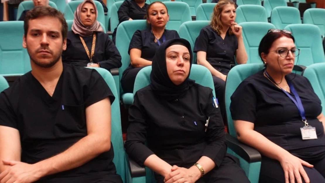 Fırat Üniversitesi Hastanesi'nde Sağlık Çalışanlarına Enfeksiyon Kontrolü Eğitimi