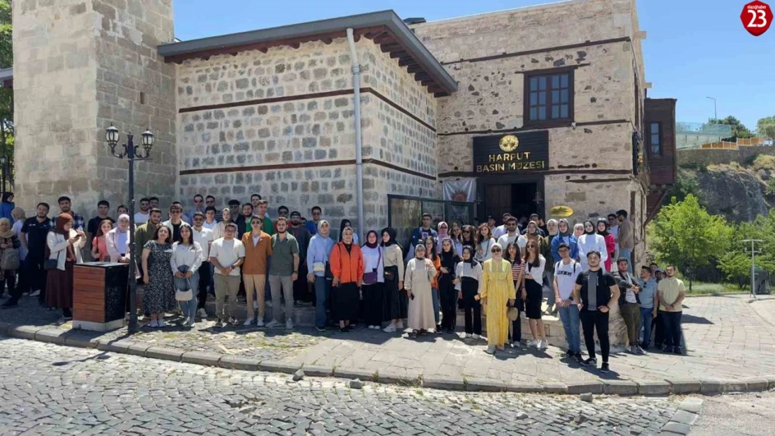 Fırat Üniversitesi öğrencileri Harput'u gezdi