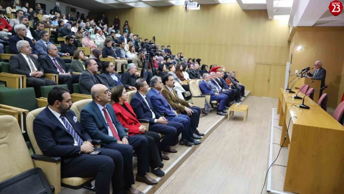 FÜ'de Cumhuriyet Bayramı nedeniyle konferans düzenlendi