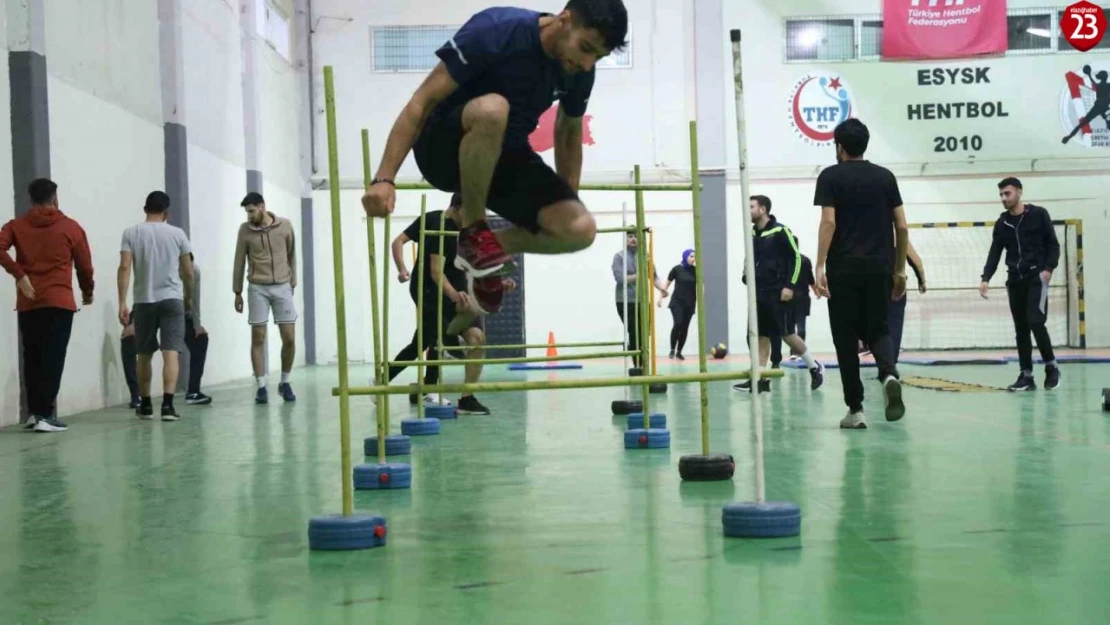 Elazığlı Gençler POMEM Sınavı İçin Yoğun Çaba Sarf Ediyor