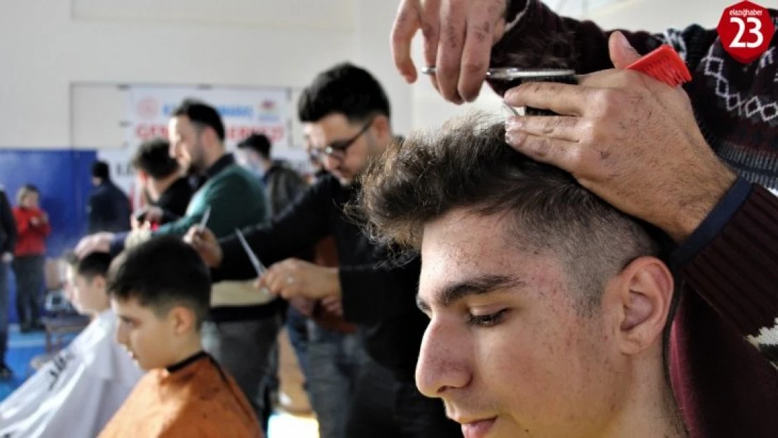 Gönüllü 25 kuaförden depremzede çocuklara anlamlı jest