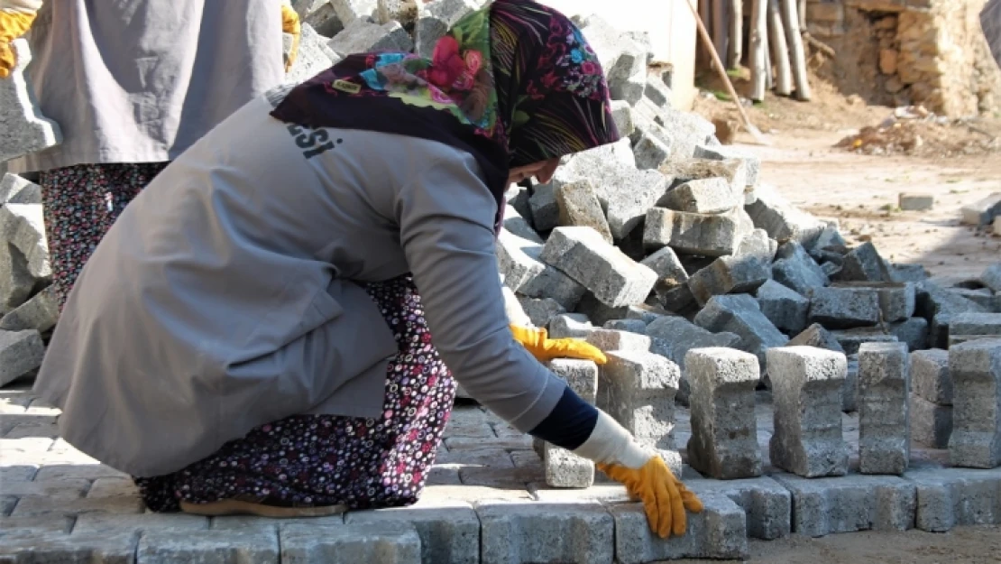 Kadınların Yapmadığı İş Kaldımı, Alın Size Örnek