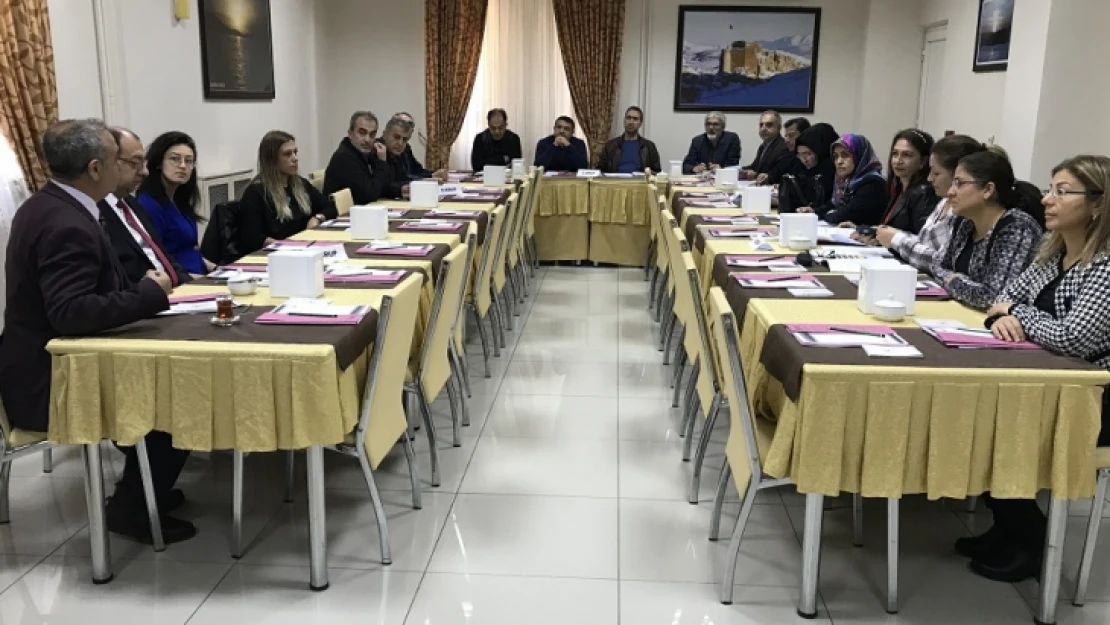 Elazığ'da Aile hekimlerine Kronik Hastalıkları İzlemi Eğitimi Verildi