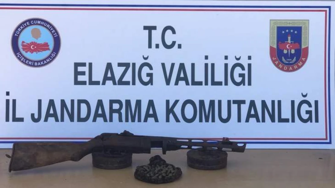 Jandarma'dan Operasyon, Uyuşturucu ve Makineli Tüfek Ele Geçirildi