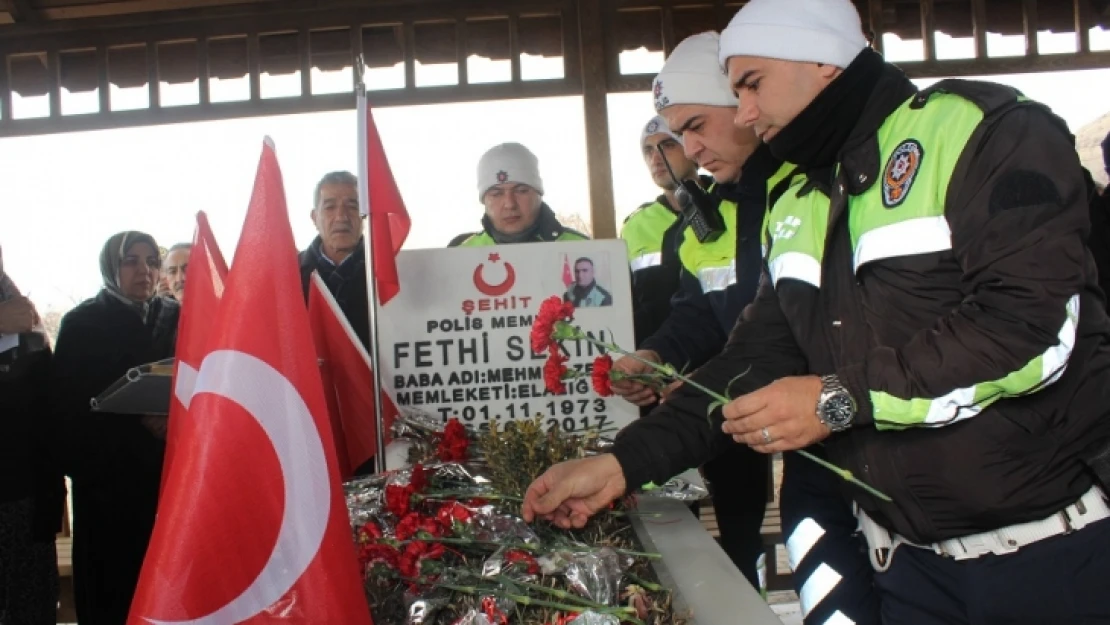 Onu Hiç Unutmadık, Kabri Başında Anıldı