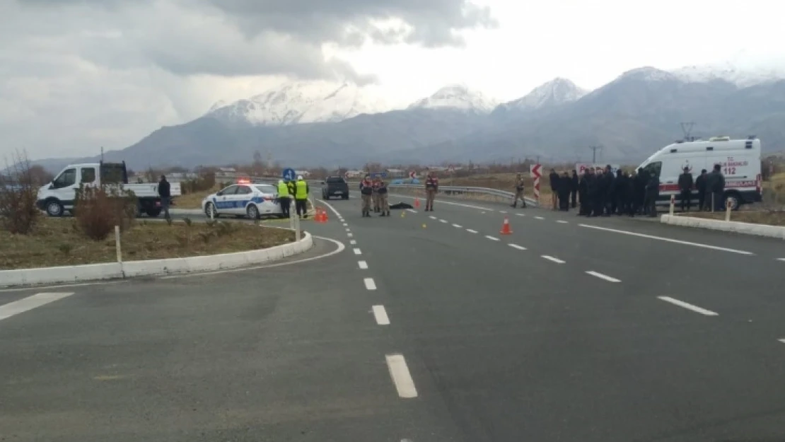 Karşıdan Karşıya Geçen Kadına Araç Çarptı, Kadın Hayatını Kaybetti