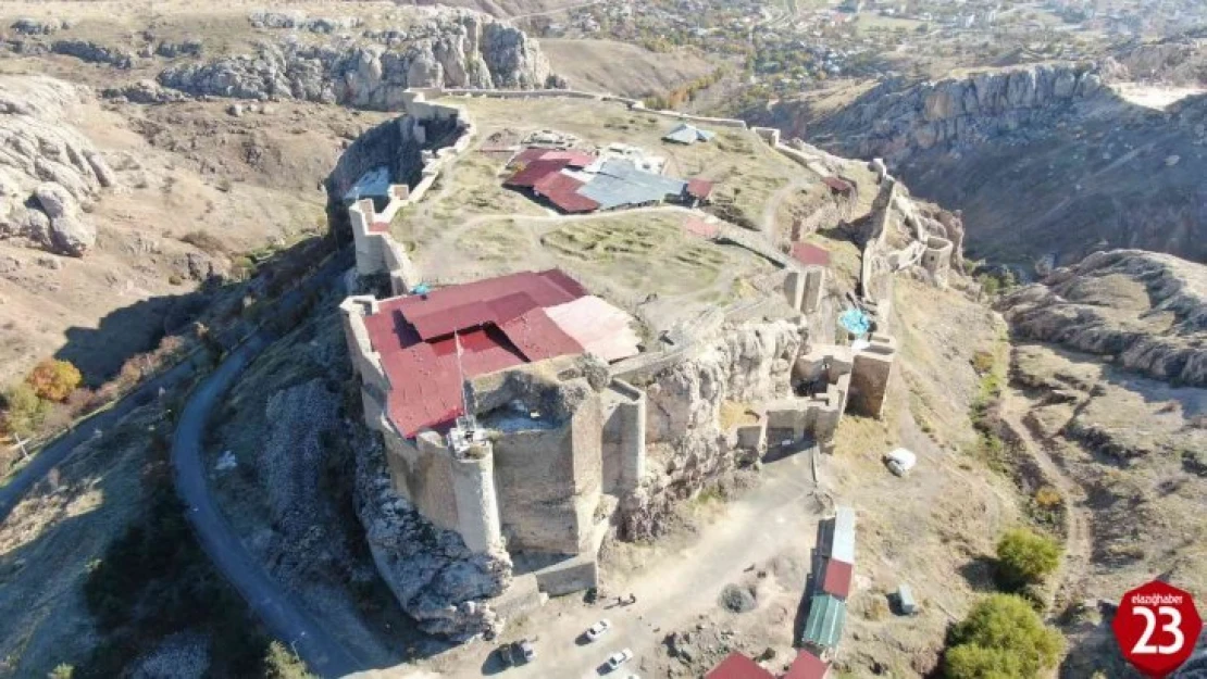 Harput Kalesi'nin Tarihi Çıkan Buluntular İle 2 Bin 200 Yıl Geriye Gitti