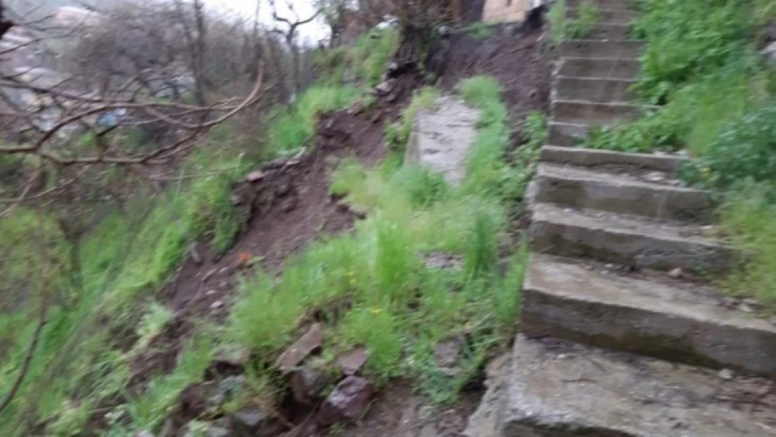 Maden İlçesinde Heyelan Riski Nedeniyle Tahliyeye Başlandı