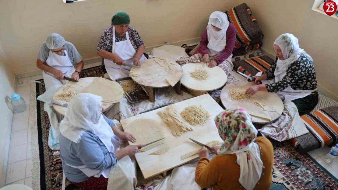 Kadınlar kurdukları kooperatifte hem sosyalleşiyor hem de ekonomilerine katkı sağlıyor