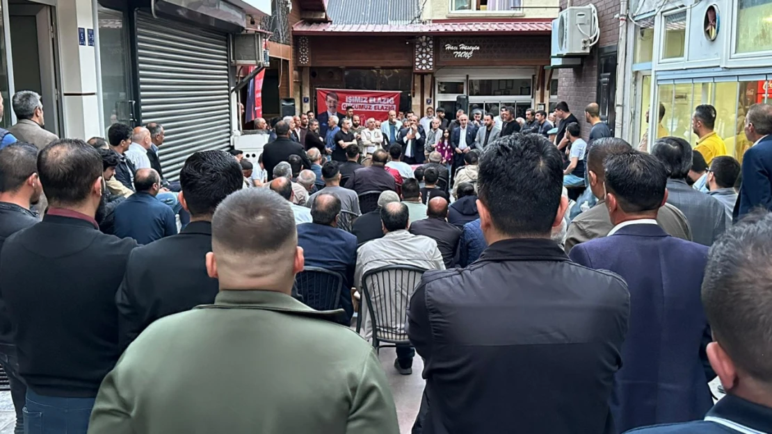 Kapalı Çarşı Esnafı Elazığ Bağımsız Milletvekili Adayı Prof.Dr.Bilal Çoban'ı Bağrına Bastı