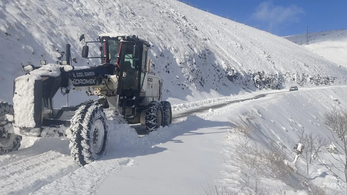 Kar Elazığ'ı esir aldı: 108 köy yolu ulaşıma kapandı