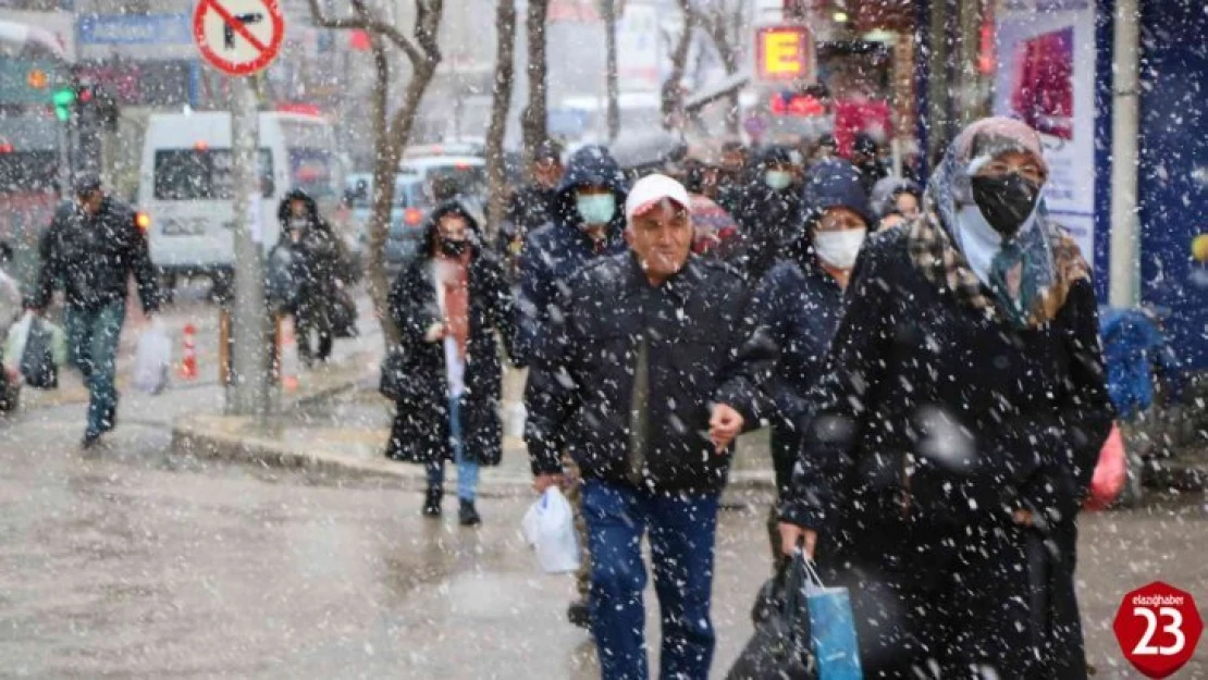 Kar, Elazığ'ı etkisi altına aldı