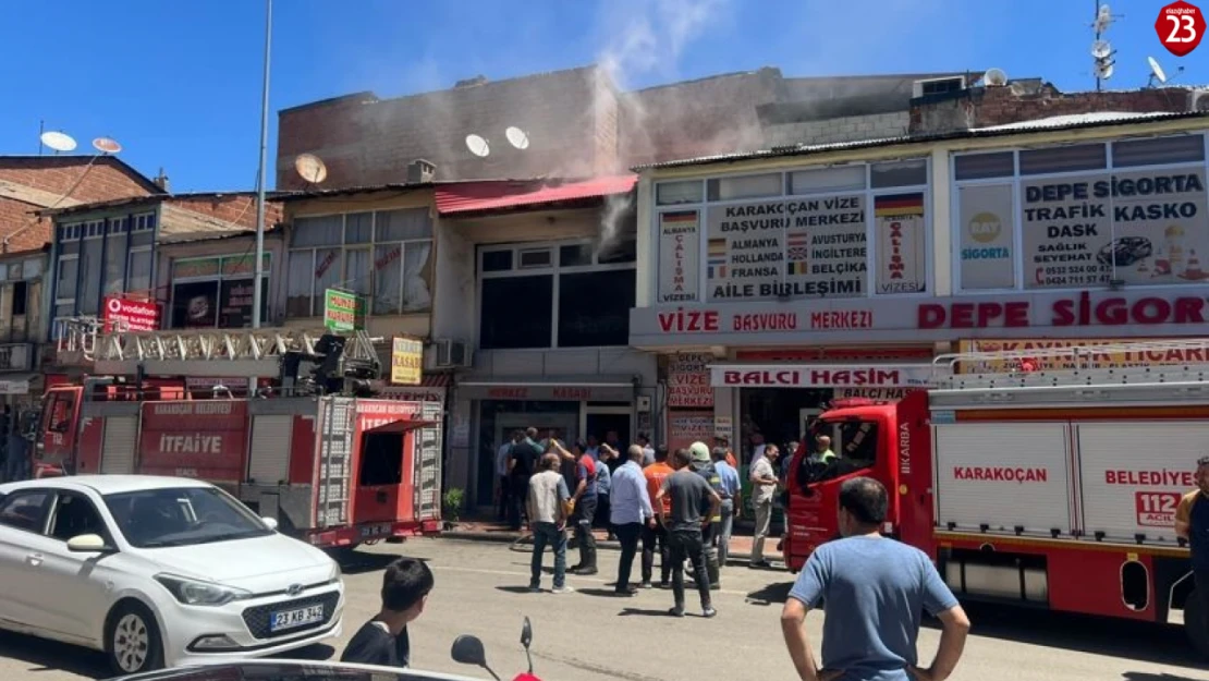 Karakoçan'da Çıkan Çatı Yangını Söndürüldü