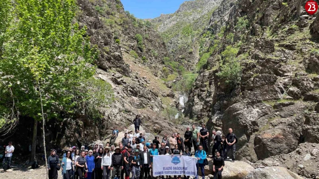 Elazığ'da Ters Laleler İçin Doğa Yürüyüşü: Karanlık Dere Kanyonu İlgi Odağı Oldu