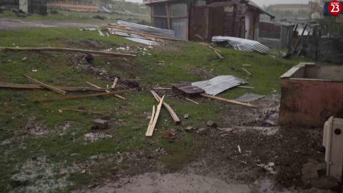 Karkaoçan'da fırtına evlerin çatılarını uçurdu