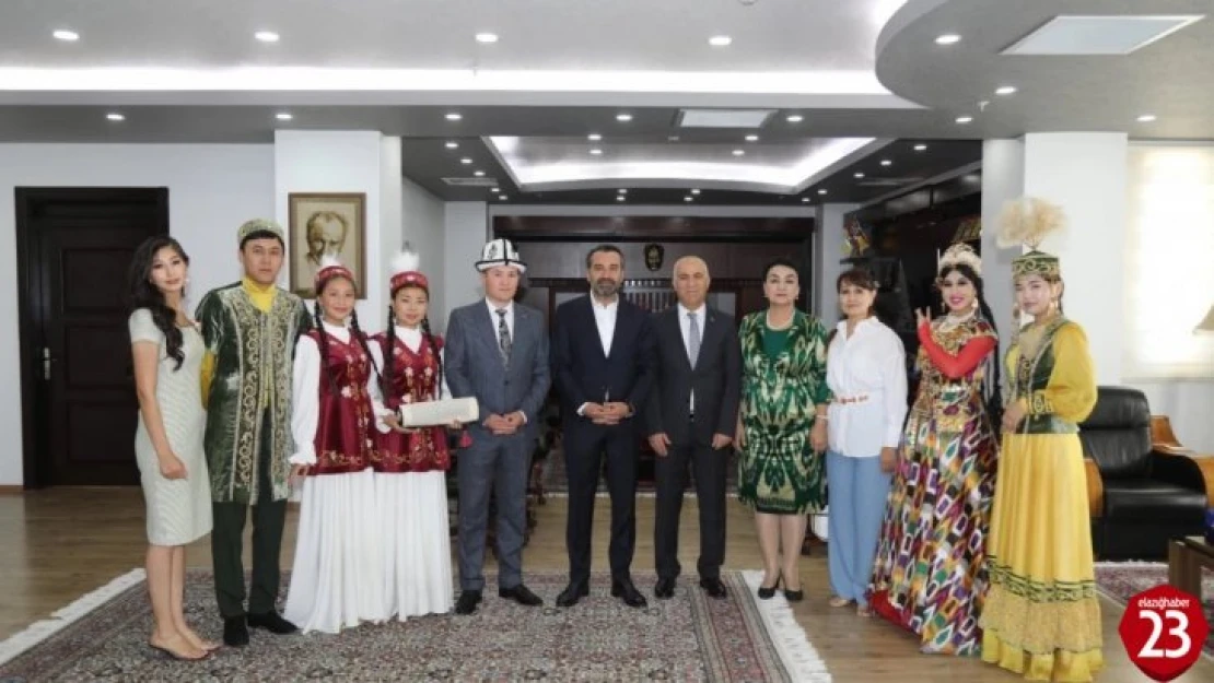 Kazakistan, Kırgızistan ve Özbekistan sanat toplulukları Başkan Şerifoğulları ile bir araya geldi