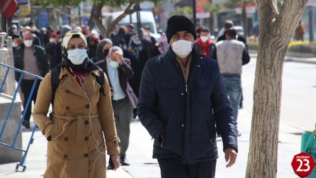 Kırmızıya dönen Elazığ'da vatandaşlar birbirini uyardı