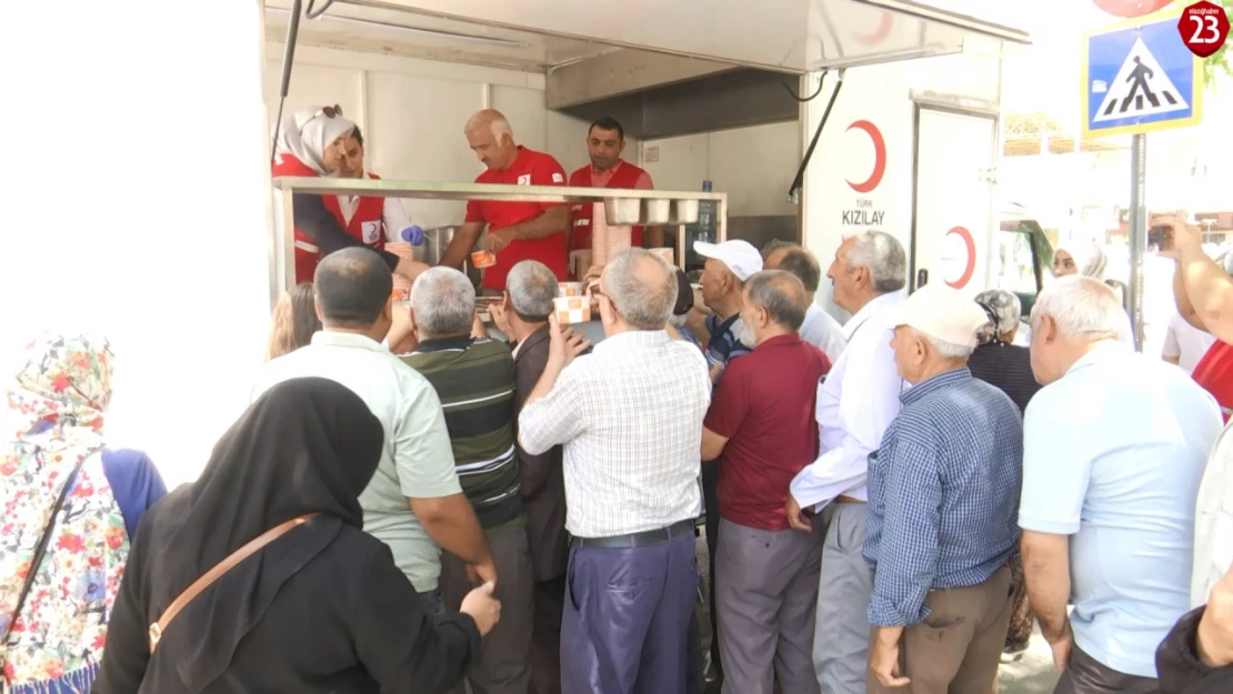 Kızılay Elazığ Şubesi'nden Muharrem Ayında Anlamlı Aşure İkramı