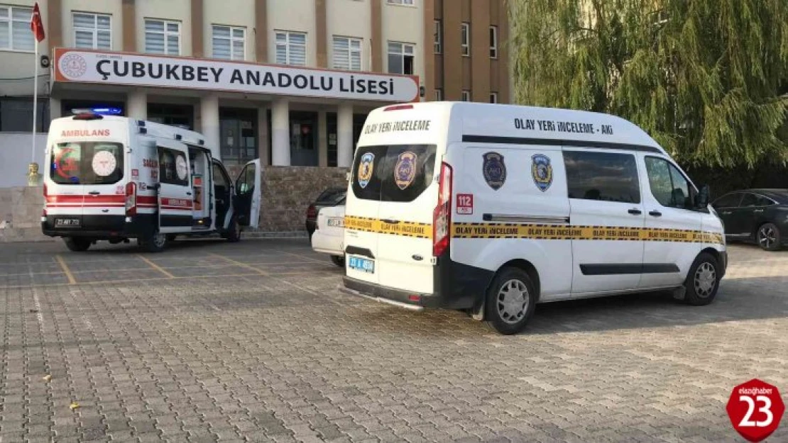 Lisede çalışan hizmetli odasında ölü bulundu