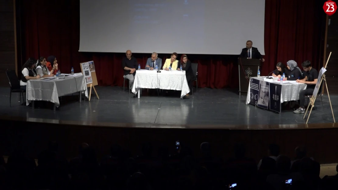 Liseler Arası Münazara Yarışmasının Şampiyonu Belli Oldu