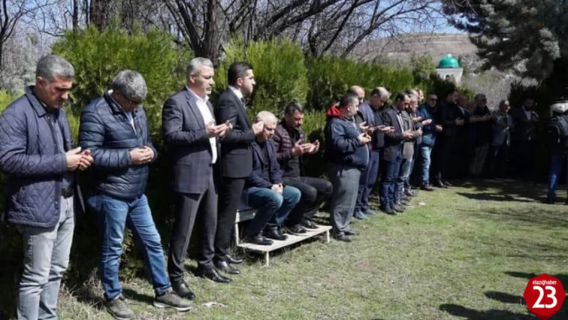 Merhum Hamza Yanılmaz Kabri Başında Anıldı