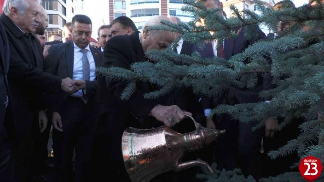 MHP Lideri Devlet Bahçeli, Adının Verildiği Hatıra Ormanına Fidan Dikti