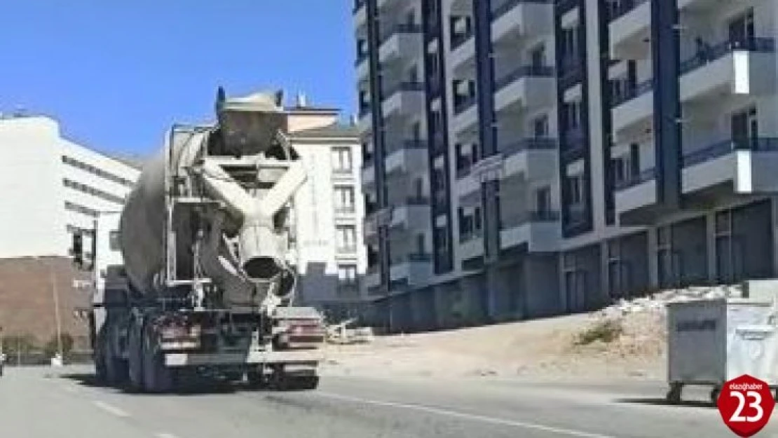 Buna Kim Dur Diyecek, Beton Mikserinden Yola Beton Döküldü