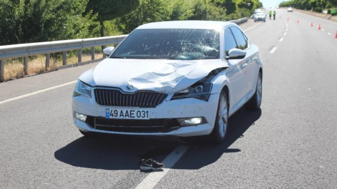 Otomobilin Çarptığı Çocuk Öldü, Geriye Ayakkabıları Kaldı