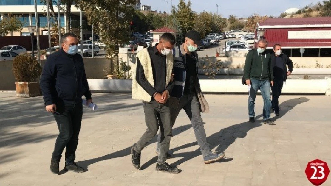 Polis, aranan hırsızı park ettiği aracından bulup  girdiği evde suç üstü yakaladı