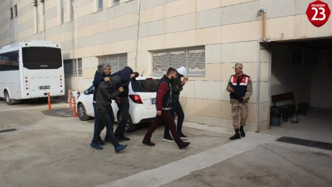 Polisin 'Şok' uygulamasından kaçarken uyuşturucu atan 3 şüpheli yakalandı