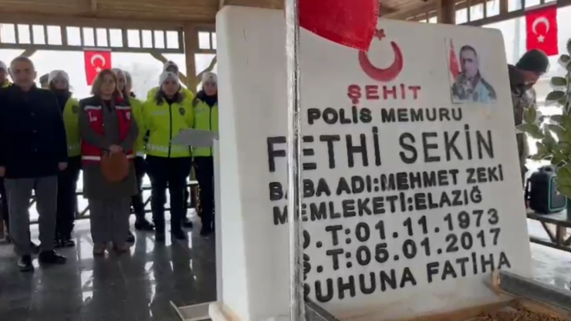 Şehit Polis Fethi Sekin, Şehadetinin 9. Yılında Elazığ'daki Kabri Başında Anıldı