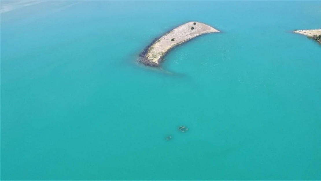 Su Seviyesi Yükselince Hazar Gölünde Batık Şehrin Surları Su Altında Kaldı