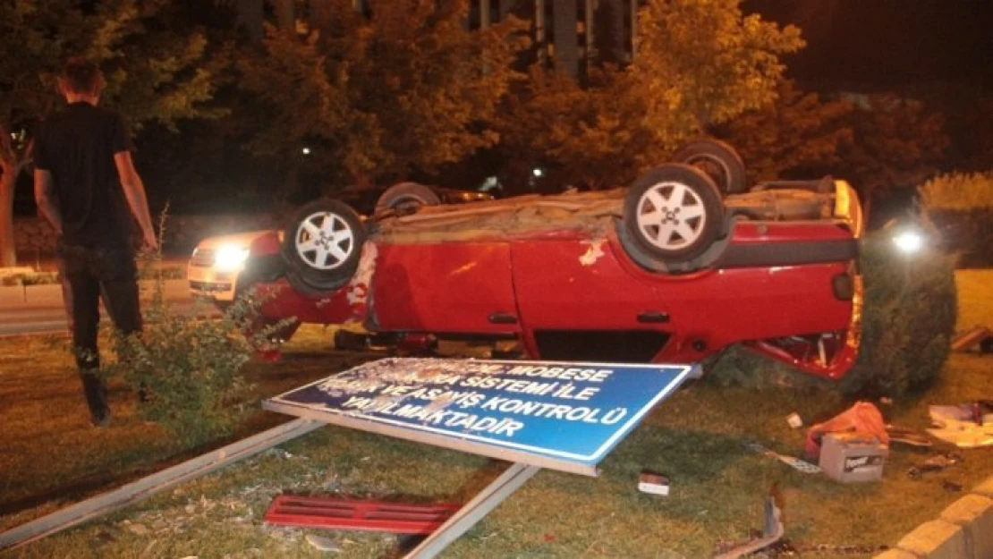 3 Kişi Takla Atan Otomobilden Bakın Nasıl Kurtuldu !