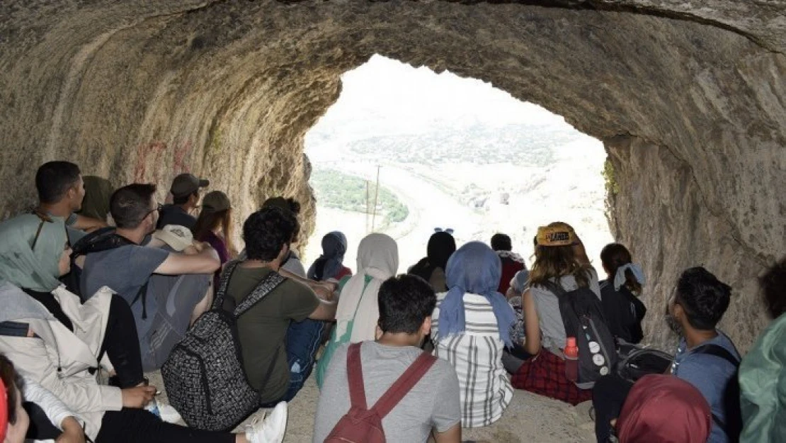 Tarihi Palu İlçesi, Ziyaretçileri Ağırlıyor