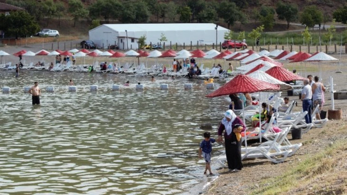 Tatilciler Seçime Gitti, Doğunun Gizli Denizi Hazar Boşaldı