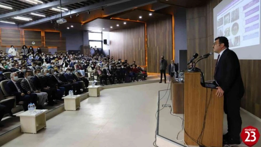 TÜBİTAK Başkanı Mandal, akademisyen ve öğrenciler ile bir araya geldi