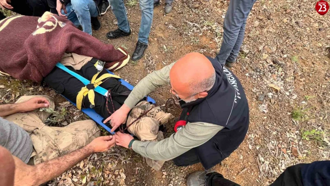 Elazığ'ın Palu İlçesinde Uçurumdan Düşen Vatandaş Kurtarıldı