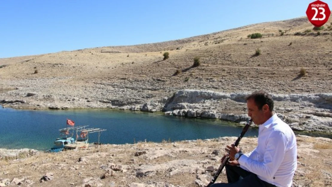 Ünlülerle Sahne Alıyordu, Şimdi Köyünde Muhtarlık Yapıyor