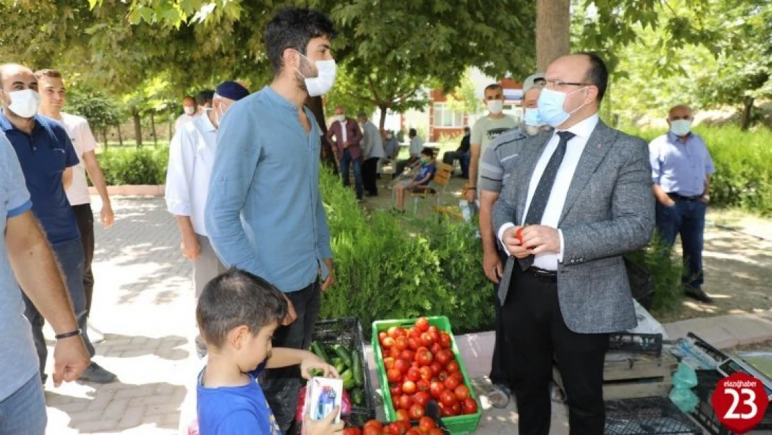 Vali Erkaya Yırık Tezgahtaki Ürünleri Alıp Halka İkram Etti