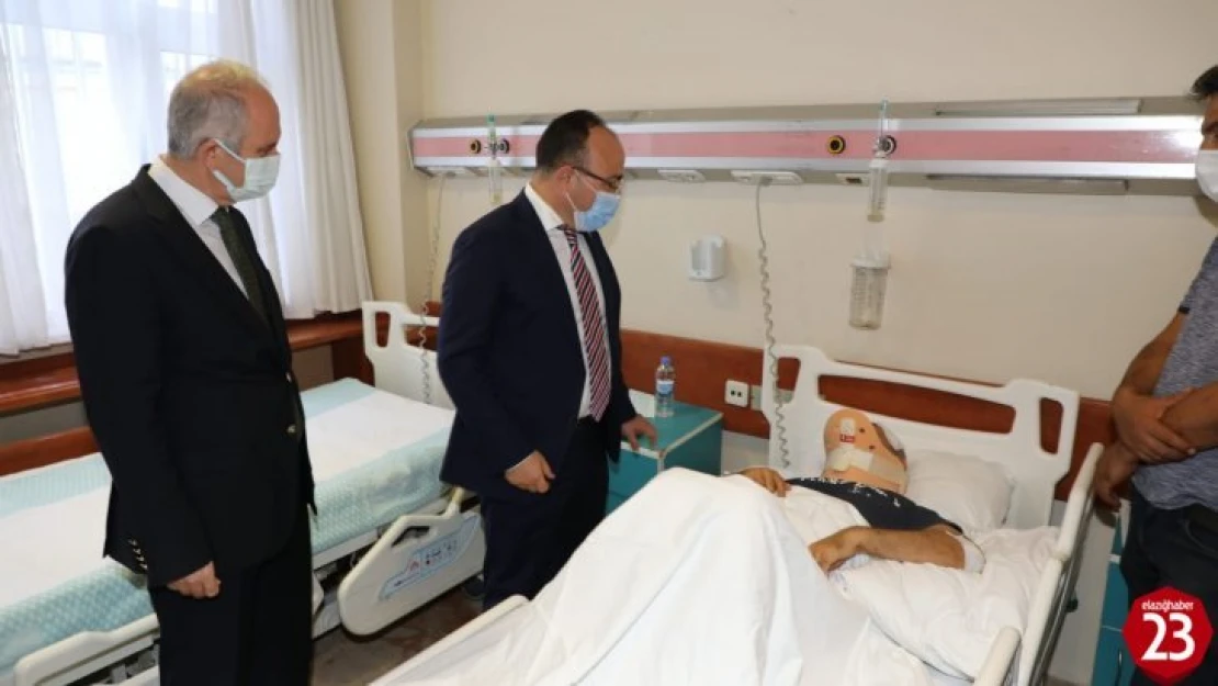 Vali Yırık, Trafik Kazasında Yaralanan Dr. Öğr. Üyesi Dikici İle Bir Araya Geldi