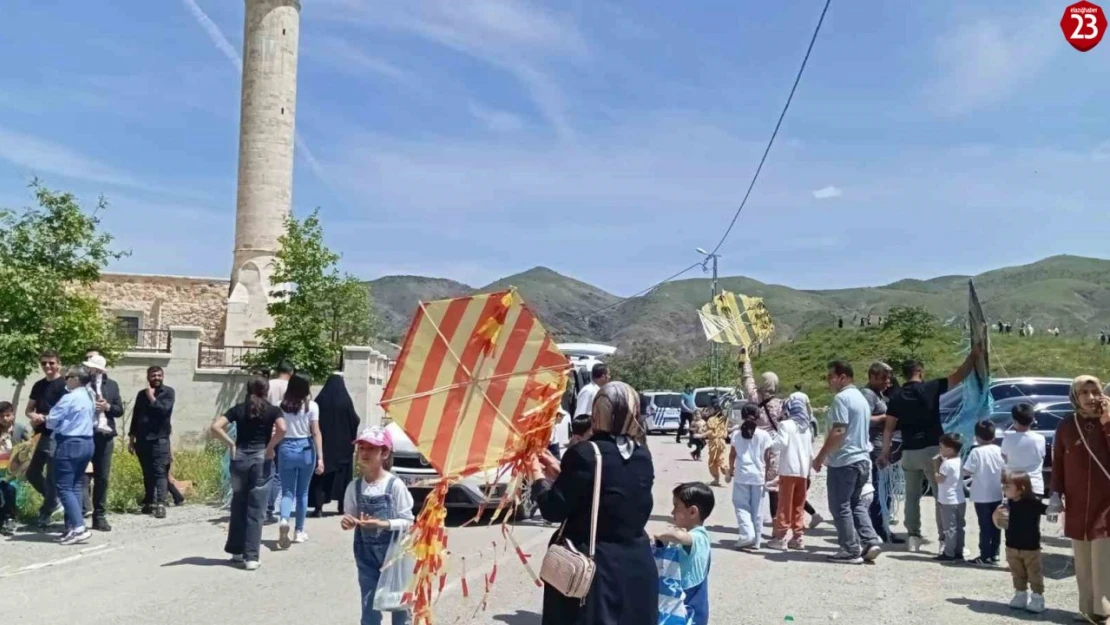 Palu'da Can Ekinç Yılmaz Anısına Uçurtma Şenliği: Gökyüzü Dualarla Renklendi