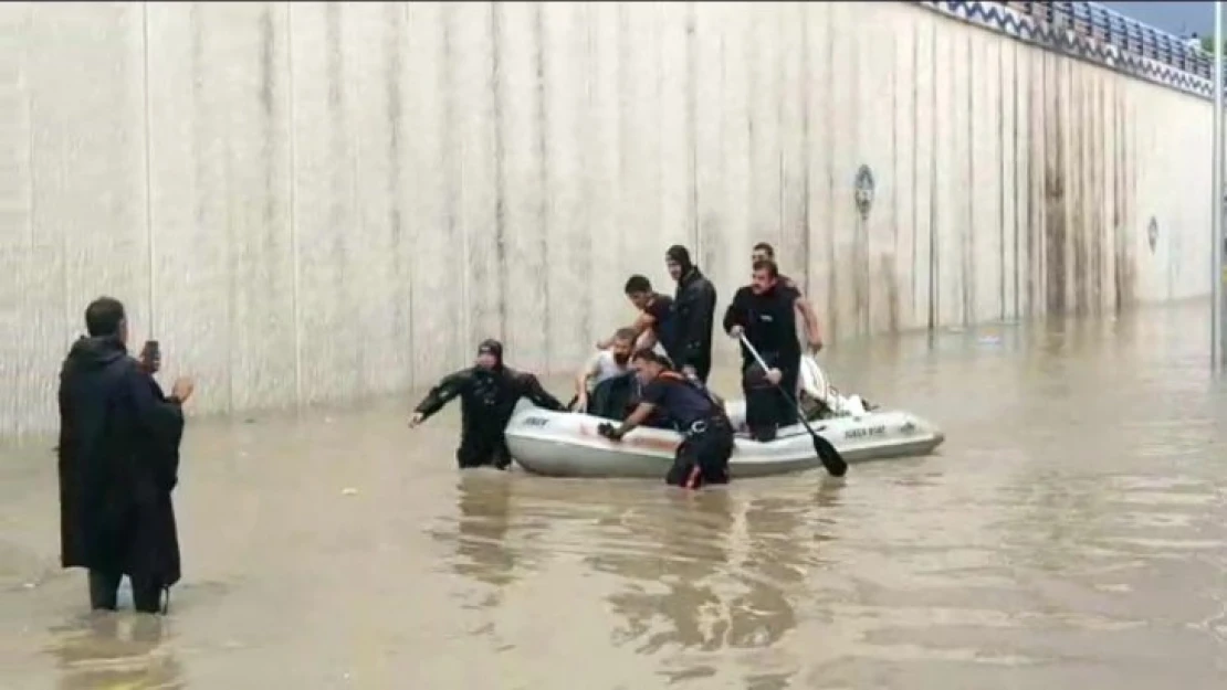 Yağmur ve dolu Elazığ'da Hayatı Felç Etti