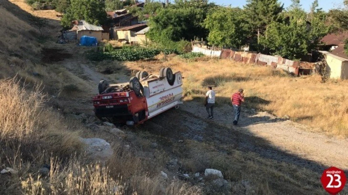 Yakıt tankeri devrildi, facianın eşiğinden dönüldü