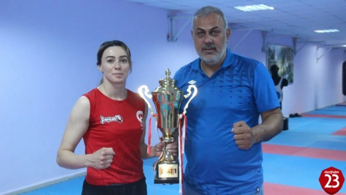 Zelal Şengür Dünya Kick Boks Şampiyonası'nda Mücadele Edecek